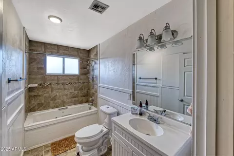 Bath - 219 S Austin Blvd, Willcox, AZ 85643 photo 2 of 2
