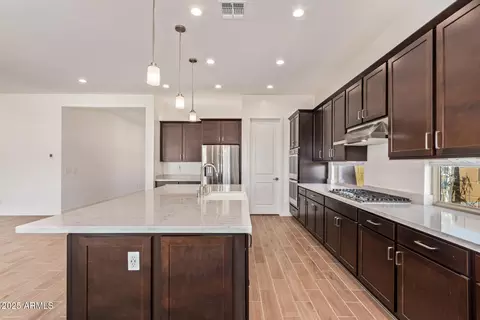 10240 E Supernova Dr, Mesa, AZ 85212 photo 6