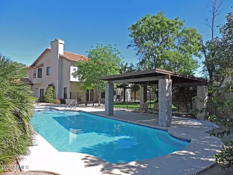 Exterior - 1010 N Osprey Ct, Gilbert, AZ 85234 photo 3 of 15