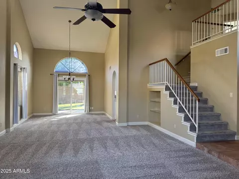 Living - 1010 N Osprey Ct, Gilbert, AZ 85234 photo 2 of 5