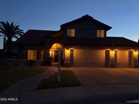 Exterior - 1010 N Osprey Ct, Gilbert, AZ 85234 photo 6 of 15