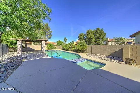 Exterior - 1010 N Osprey Ct, Gilbert, AZ 85234 photo 8 of 15