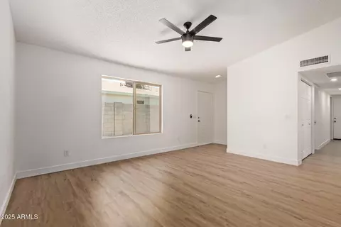 934 E Wahalla Ln, Phoenix, AZ 85024 photo 7