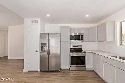934 E Wahalla Ln, Phoenix, AZ 85024 photo 11