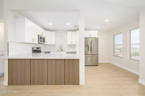 1102 W Peoria Ave #17, Phoenix, AZ 85029