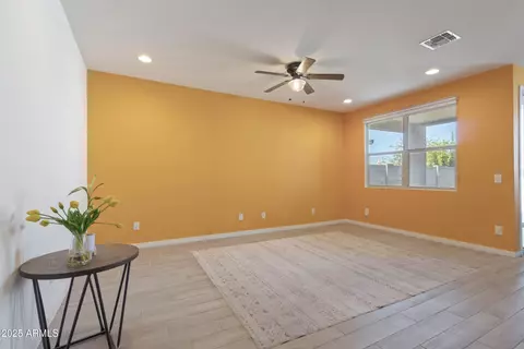 4205 S 68th Ln, Phoenix, AZ 85043 photo 6
