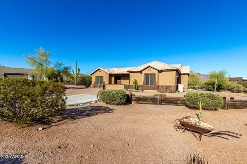 Exterior - 931 Echo Cir, Apache Junction, AZ 85119 photo 2 of 11