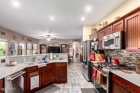 Kitchen - 931 Echo Cir, Apache Junction, AZ 85119 photo 3 of 3