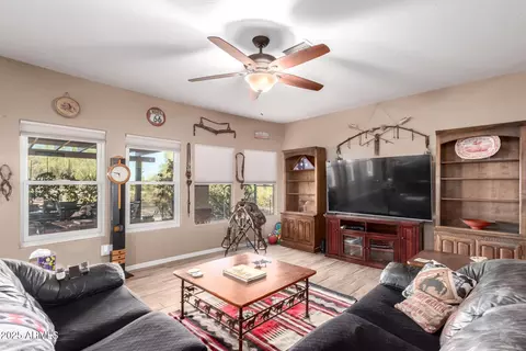 Living - 931 Echo Cir, Apache Junction, AZ 85119 photo 1 of 4