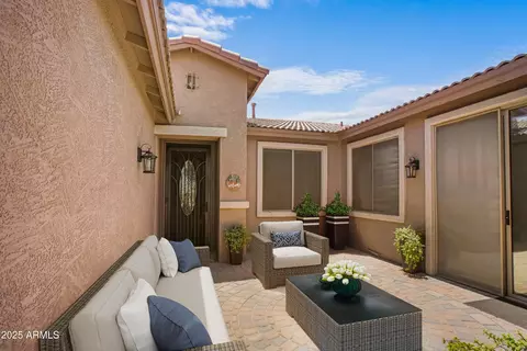 10731 W Wikieup Ln, Sun City, AZ 85373