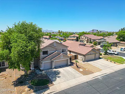 View/Area - 5744 E Jacaranda St, Mesa, AZ 85205 photo 3 of 6