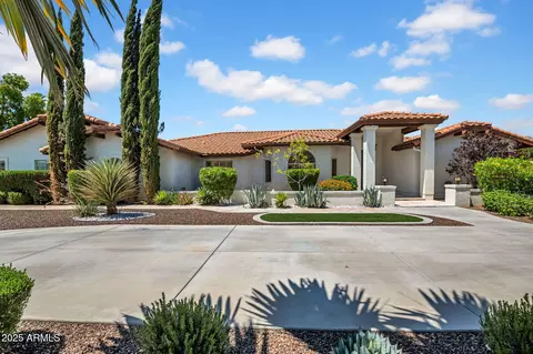 5320 W Soft Wind Dr, Glendale, AZ 85310