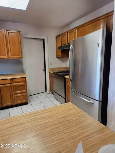 Kitchen - 1313 E Piute Ave, Phoenix, AZ 85024 photo 1 of 2