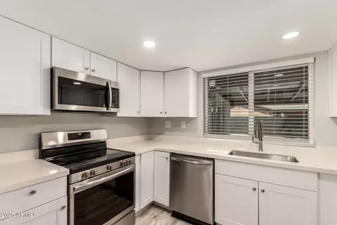 Kitchen - 8438 W Montecito Ave, Phoenix, AZ 85037 photo 2 of 2