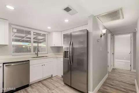 Entry Way - 8438 W Montecito Ave, Phoenix, AZ 85037 photo 1 of 2