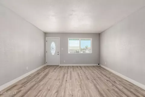 Living - 8438 W Montecito Ave, Phoenix, AZ 85037 photo 1 of 2