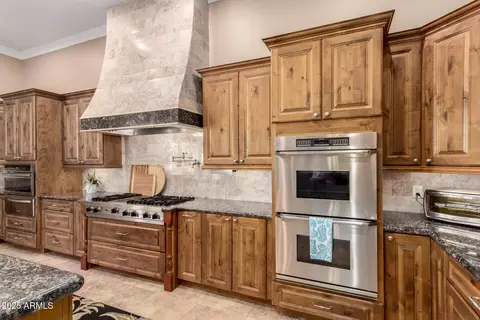 Kitchen - 761 N Explorer Dr, Gilbert, AZ 85234 photo 2 of 4