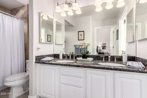 Bath - 761 N Explorer Dr, Gilbert, AZ 85234 photo 4 of 5