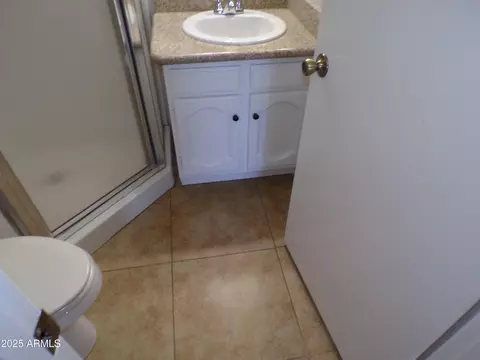 Bath - 413 E Bruce Ave #D, Gilbert, AZ 85234 photo 4 of 4