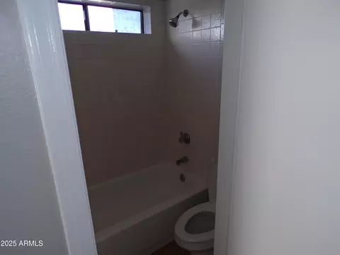 Bath - 413 E Bruce Ave #D, Gilbert, AZ 85234 photo 1 of 4