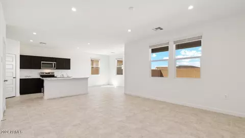 Entry Way - 2024 W Sheridan Ave, Apache Junction, AZ 85120 photo 2 of 13