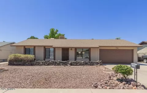 2109 W Wahalla Ln, Phoenix, AZ 85027