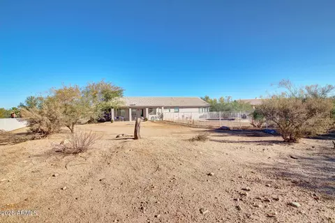 Exterior - 21 E Irvine Rd, Phoenix, AZ 85086 photo 6 of 8