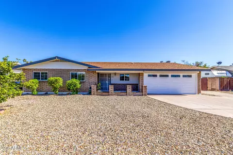 2463 E Fox St, Mesa, AZ 85213