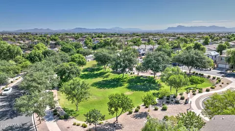 View/Area - 4169 E Jasper Dr, Gilbert, AZ 85296 photo 2 of 3