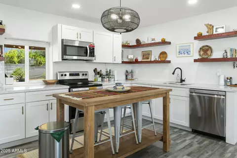 Kitchen - 912 E Orchid Ln, Phoenix, AZ 85020 photo 3 of 5