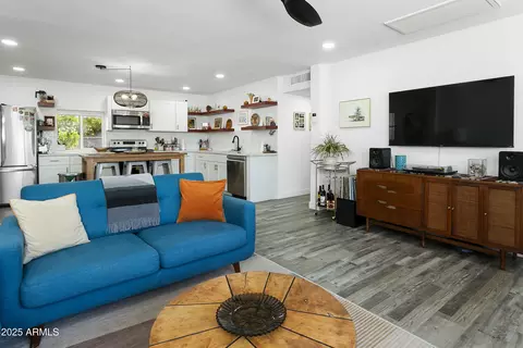 Living - 912 E Orchid Ln, Phoenix, AZ 85020 photo 2 of 3