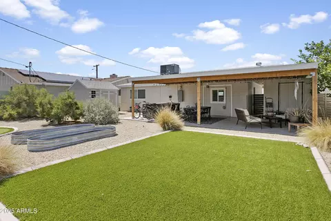 Exterior - 912 E Orchid Ln, Phoenix, AZ 85020 photo 7 of 8