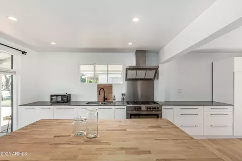 Kitchen - 5301 E Windsor Ave, Phoenix, AZ 85008 photo 3 of 3
