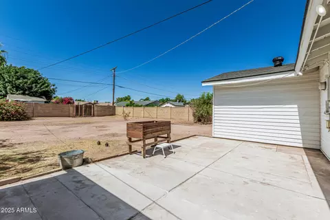 Exterior - 5301 E Windsor Ave, Phoenix, AZ 85008 photo 5 of 9