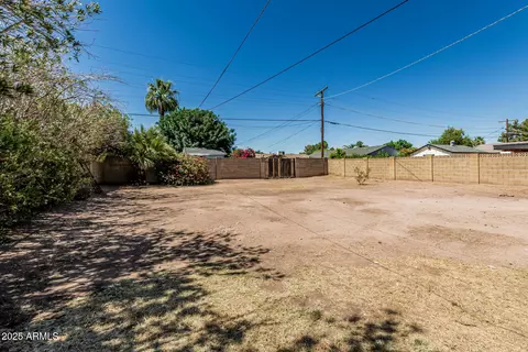 Exterior - 5301 E Windsor Ave, Phoenix, AZ 85008 photo 8 of 9