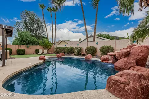 Exterior - 2108 E Patrick Ln, Phoenix, AZ 85024 photo 4 of 6