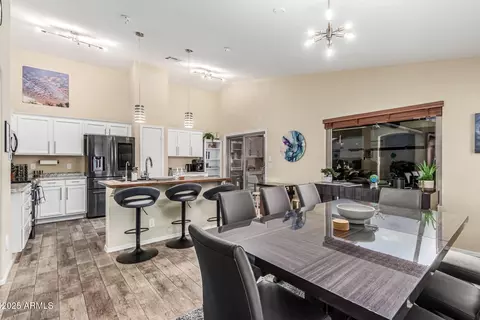 Dining - 2108 E Patrick Ln, Phoenix, AZ 85024 photo 1 of 2