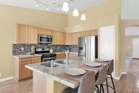 916 E Beautiful Ln, Phoenix, AZ 85042 photo 13