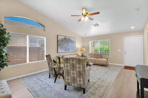 916 E Beautiful Ln, Phoenix, AZ 85042 photo 8