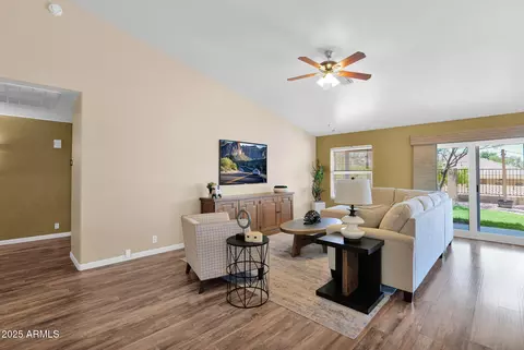 916 E Beautiful Ln, Phoenix, AZ 85042 photo 19