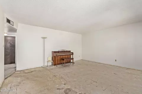 Living - 1351 Ellis Cir, Mesa, AZ 85203 photo 2 of 4
