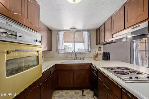 Kitchen - 1351 Ellis Cir, Mesa, AZ 85203 photo 2 of 2