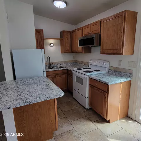 3645 N 69th Ave #99, Phoenix, AZ 85033 photo 12