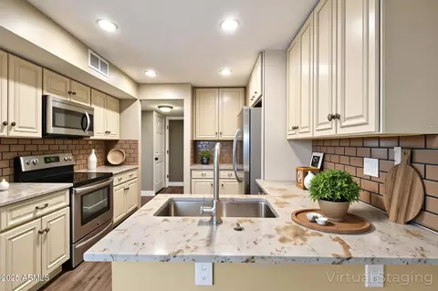 2339 Evans Dr, Phoenix, AZ 85022 photo 3