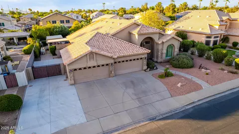 View/Area - 2058 E Marlene Dr, Gilbert, AZ 85296 photo 3 of 19