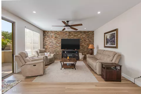 Living - 91 W Baylor Ln, Gilbert, AZ 85233 photo 1 of 3