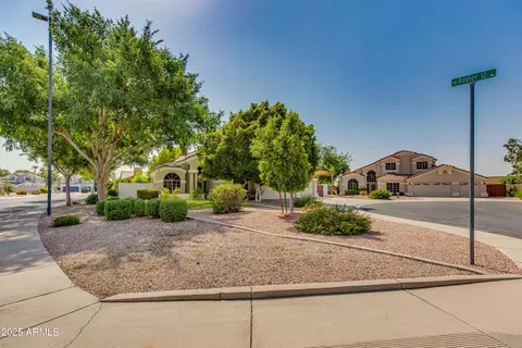 Exterior - 91 W Baylor Ln, Gilbert, AZ 85233 photo 2 of 20