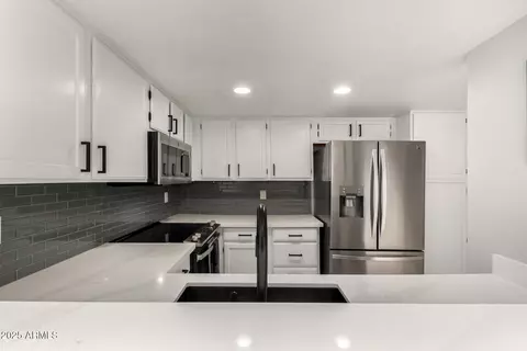 26 E Coral Gables Dr, Phoenix, AZ 85022 photo 11