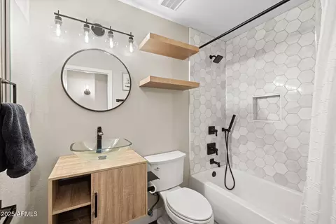 Bath - 718 E Devon Dr, Gilbert, AZ 85296 photo 5 of 5