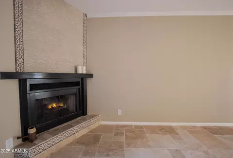 Living - 1401 E Puget Ave #24, Phoenix, AZ 85020 photo 2 of 4